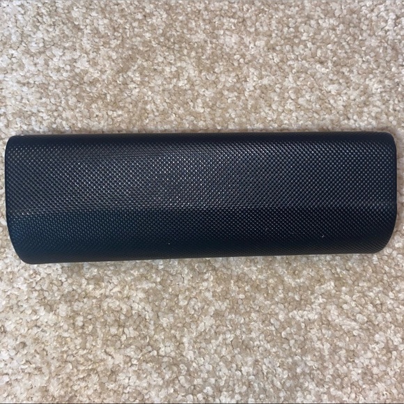 Nicole Miller Classic Black Textured Green Velvet Lined Glasses Hard Case - Picture 2 of 5